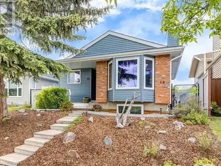 3 Bedrooms, 2 Full Bathrooms, In-Suite Laundry & Pets are Negotiable | Calgary