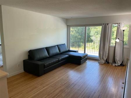 North facing top floor unit - includes Seasonal Heat, hot water