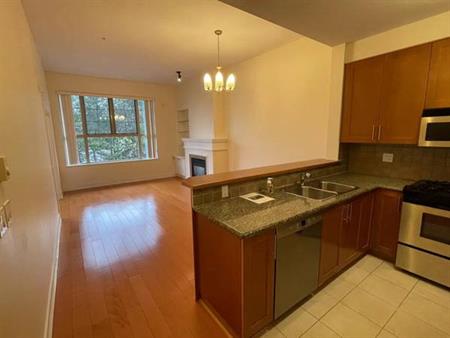 2 Bed + 2 BA +1 Large DEN +1 Flex+2Parkings Vancouver Quilchena Park!!