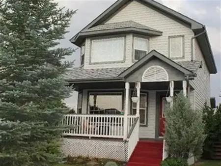 🏡✨ Stunning 3-Bedroom Main Floor Home for Rent - Available September 1, 2024! | Calgary