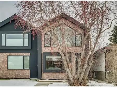 Trendy & spacious 4 bedroom duplex- convenient location | 2404 28 Street Southwest, Calgary