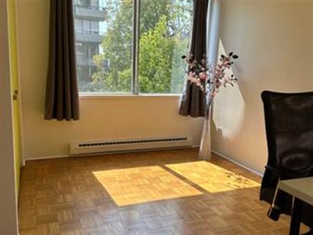 3 min walk to the beach, Bright, Greenery, Furnished 1 bedroom