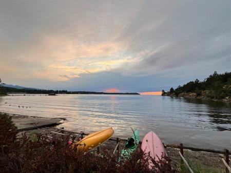 Pacific Shores Bachelor Suite