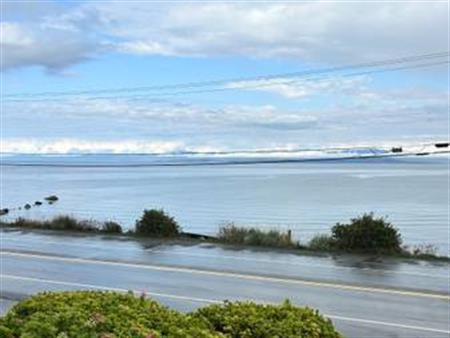 Qualicum Beach Condo with unobstructed ocean view