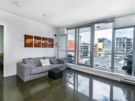 DOWNTOWN VANCOUVER 2BED 1Bath + Parking Furnished Pet allowed