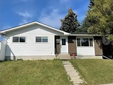 Main Floor Available – Beautifully Renovated Dalhousie Home with 3 BDRs/1.5 BTR | Calgary