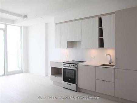 Confederation & Burnhamthorpe Brand New 1Bdrm +Den Lrg Balcony Modern