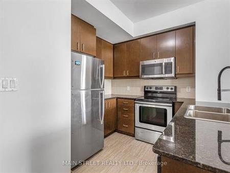 Hurontario/Burnamthorpe Bright 2Bdrm Modern Open Concept Kitchen