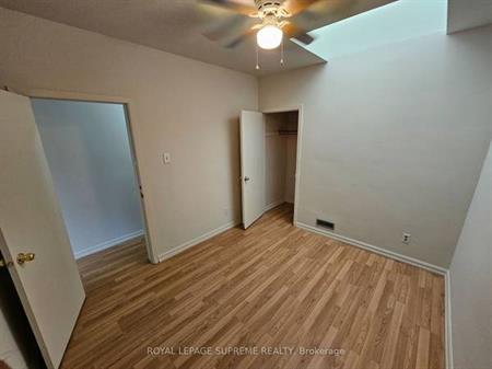 Heart of college street very spacious private patio!