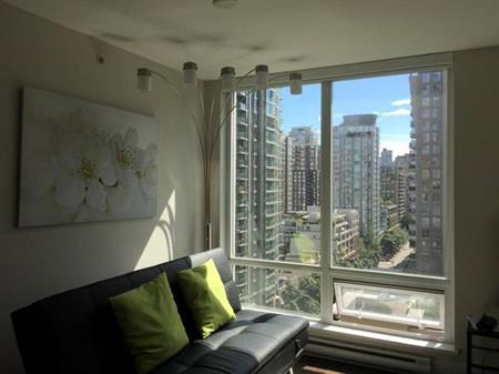 Furnished Apartment in Yaletown – Prime Location!