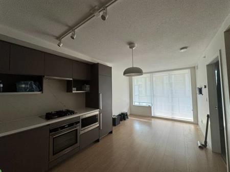 Golden Village Like-New 1-bed 1-den rental