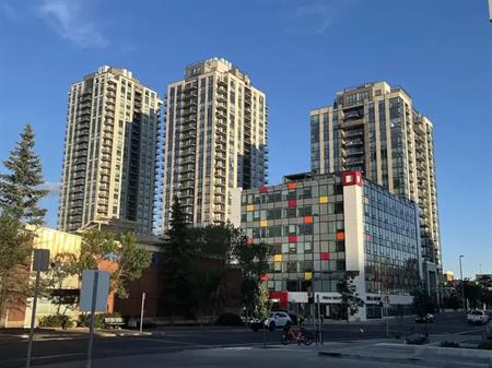 Modern Downtown Condo | 1111 10 St SW, Calgary