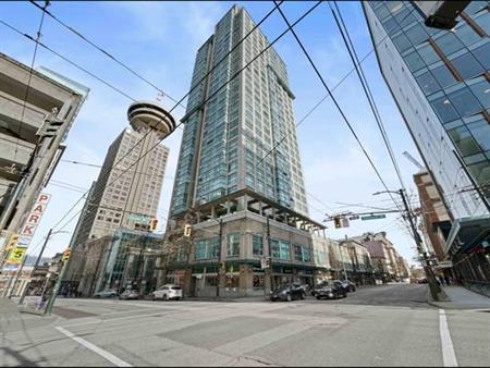 Downtown Vancouver 1 BR+1 Den