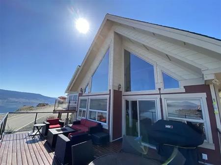 Beautiful lake view cottage available for the winter , starting Oct 01 2024 | 6806 Santiago Loop, Kelowna