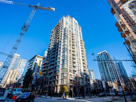 VIBRANT YALETOWN LIVING: MODERN 1-BED SUITE WITH CENTRAL LOCATION AND MODERN AMENITIES | 1295 Richards Street, Vancouver