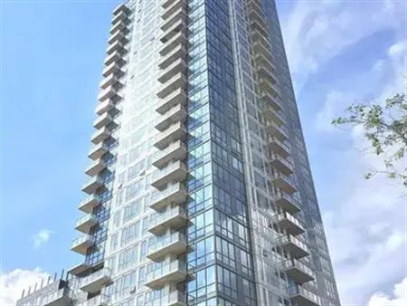 ULTIMA TOWER - 2 BED 2 BATH AIR CONDITIONED LUXURY CONDO w/PARKING | 10238 103 St NW, Edmonton