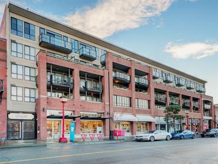 + DEN - 218-517 Fisgard St - Available Immediately