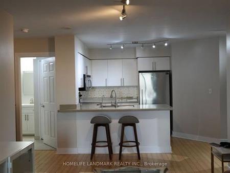 Yonge St/Hollywood Ave Beautiful 1Bdrm +Den All Utilities Included