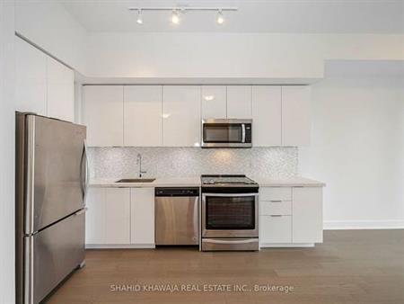 Parklawn/Lakeshore Gorgeous 1Bdrm Modern Great Location Open Concept