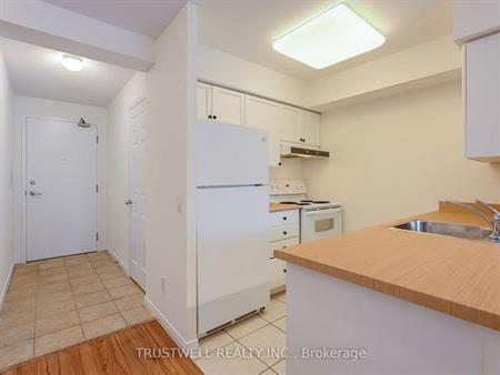 Yonge/Sheppard Sunny 1Bdrm Updated Kitchen Private Balcony Near 2Subw