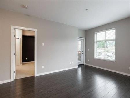 2 beds 2 baths apartment in South Surrey