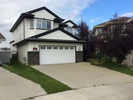 CLASSY EXECUTIVE HOME IN THE HAMPTONS | 20828 61 Avenue Northwest, Edmonton