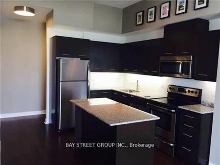 Living Arts/Prince Of Wales Beautiful 2Bdrm Corner Modern Kitchen