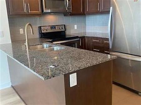 Grandpark dr. & Burnhamthorpe Rd Luxury 1Bdrm +Den Laminated Floors