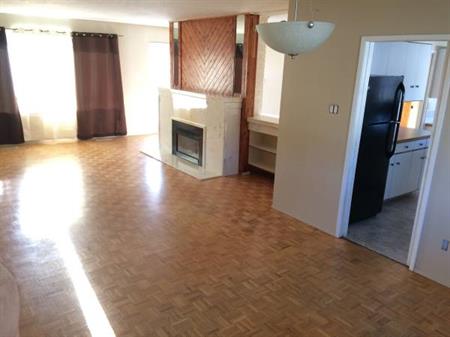 3 BED-1 Bath Upper Floor Suite in North Glenmore