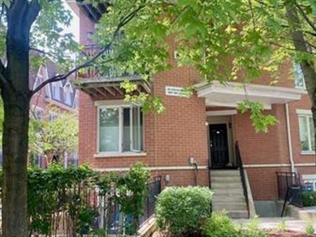 RARE- Spacious 1 bedroom + Den- near Liberty Village