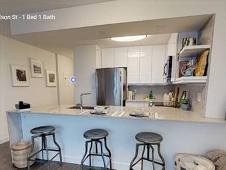 1bd 1ba, Elevator, Underground Parking