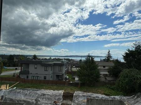 3Bedroom Brand New Suite in White Rock