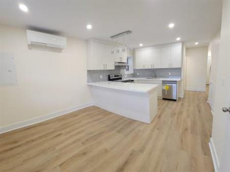 1 Bedroom Ground Floor Apartment at 102 Robina Ave for Rent