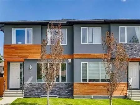 Contemporary Open-Concept Duplex 4 Bed/ 3.5 Bath in Bowness | Calgary