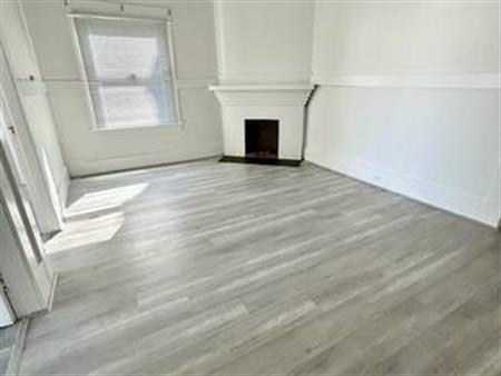 2 Bedroom, 1 Bath in Kitsilano-Rental Building