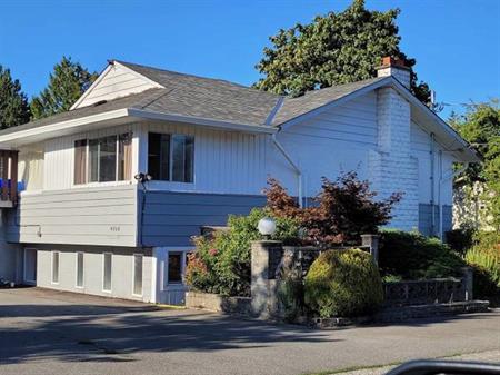 Modern 3BR + Den Lower Level of house in Gordon Head