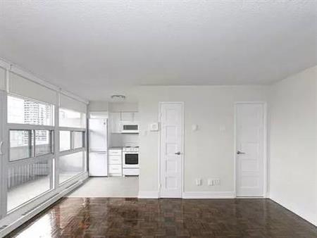 Dec ✔ Bloor/Yonge Bach apt $all-incl (gym, party room)