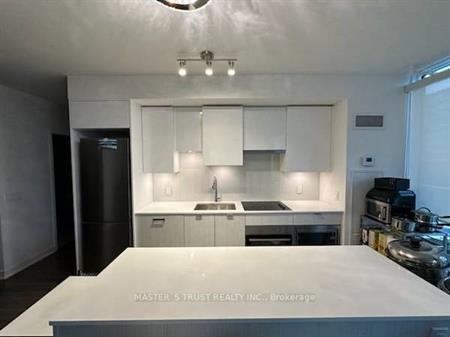 Broadway/Redpath Modern +Furnished 3Bdrm Lrg Living Room Spacious Bal