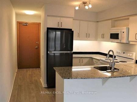 Yonge and Sheppard Bright +Luxurious 1Bdrm Lrg Closet 1Parking