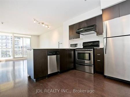 Yonge & Sheppard Great Location Luxurious 1Bdrm +Den Near Subwa