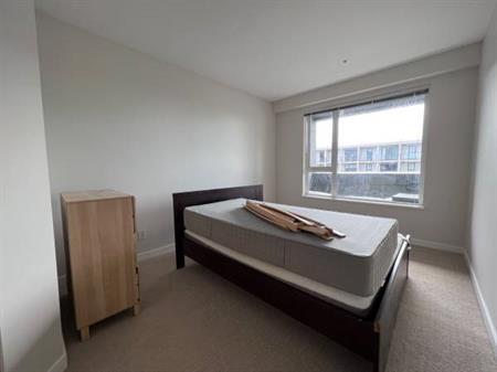 SFU Area 2beds 2bths Three Mins to University