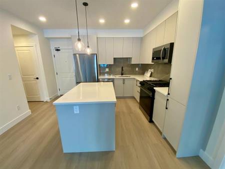 Brand New Spacious 2 Bed 2 Bath at King & Crescent (AC Included)