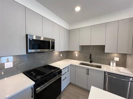 Brand New 1 Bedroom Apartment in South Surrey