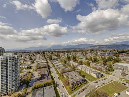 7358 Edmonds St. Burnaby 2b2bath $3300/两房公