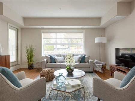 1-Bedroom Apartment in Kelowna's beautiful neighborhood, Glenmore!