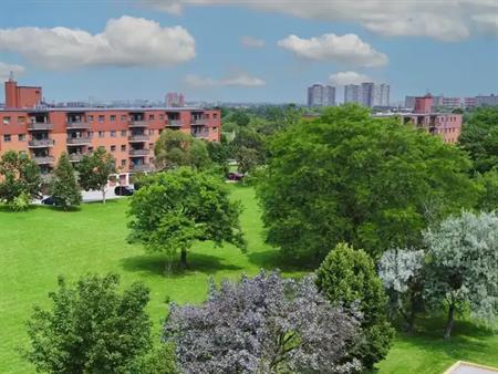 West Park Village Apartments | 10 Blackfriar Ave., 186 Kingsview Blvd., 15 & 55 Bridesburg Dr., Etobicoke