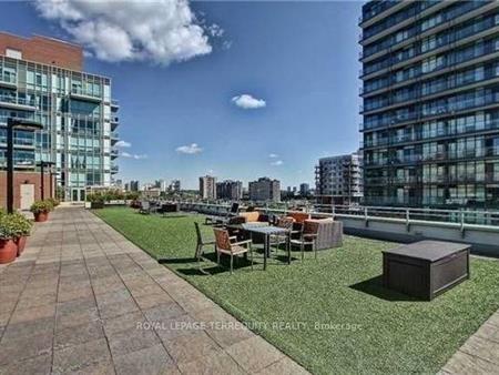 Downtown luxurious Condo near st Lawrence Market