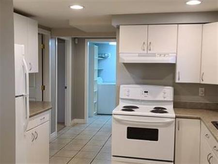 Bright, Clean, Spacious 2 bdr Suite - Suncrest Burnaby