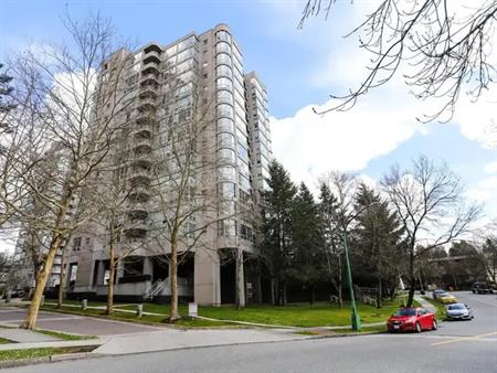 Strathmore Towers | 9603 MANCHESTER DR, Burnaby