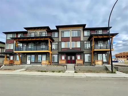 BEAUTIFUL 3-BEDROOM TOWNHOUSE W/DOUBLE GARAGE! | 1 - 266 Seton Passage Southeast, Calgary